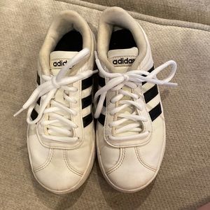 Boys Adidas sneakers tennis shoes size 13 white and black, classic, skater